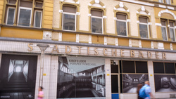 Die Fassade des alten Stadtbads an der Neusser Straße.Bild: Stadt Krefeld